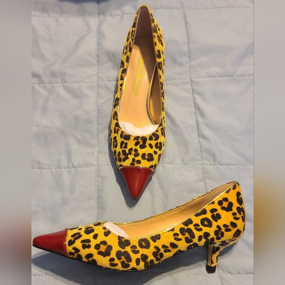 Things II Come leopard heels with red tip Sz 5.5